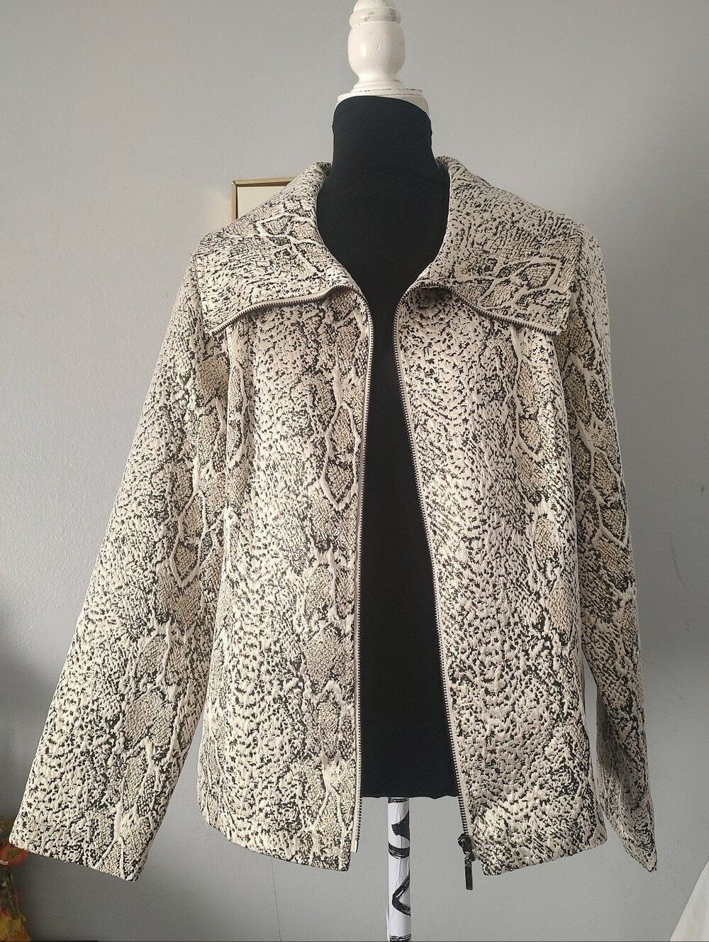 Women's Snake-Print Zip Front Jacket - Cream/Black